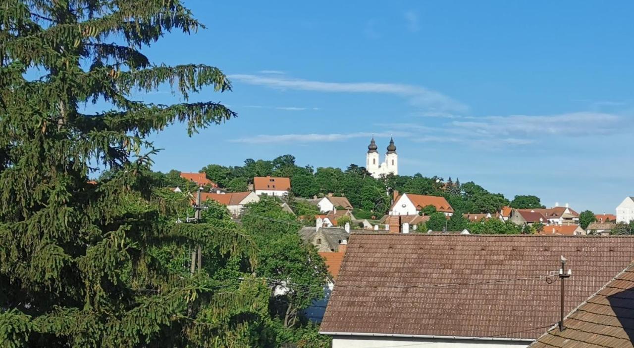 Dália Apartman Tihany Bagian luar foto